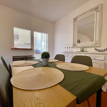 Des Boulangers Apartment *